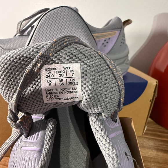 **NEW** ASICS NIB Women's Gel Venture - Gray and Purple Trail Running Shoes Sz 7 - Picture 4 of 8